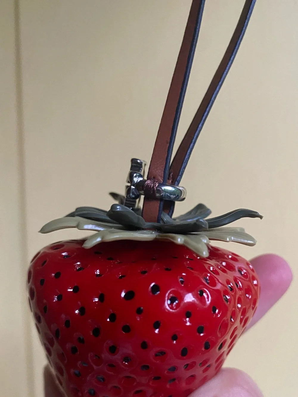 Tory Burch Strawberry Bag Charm • New Poppy / Tempranillo